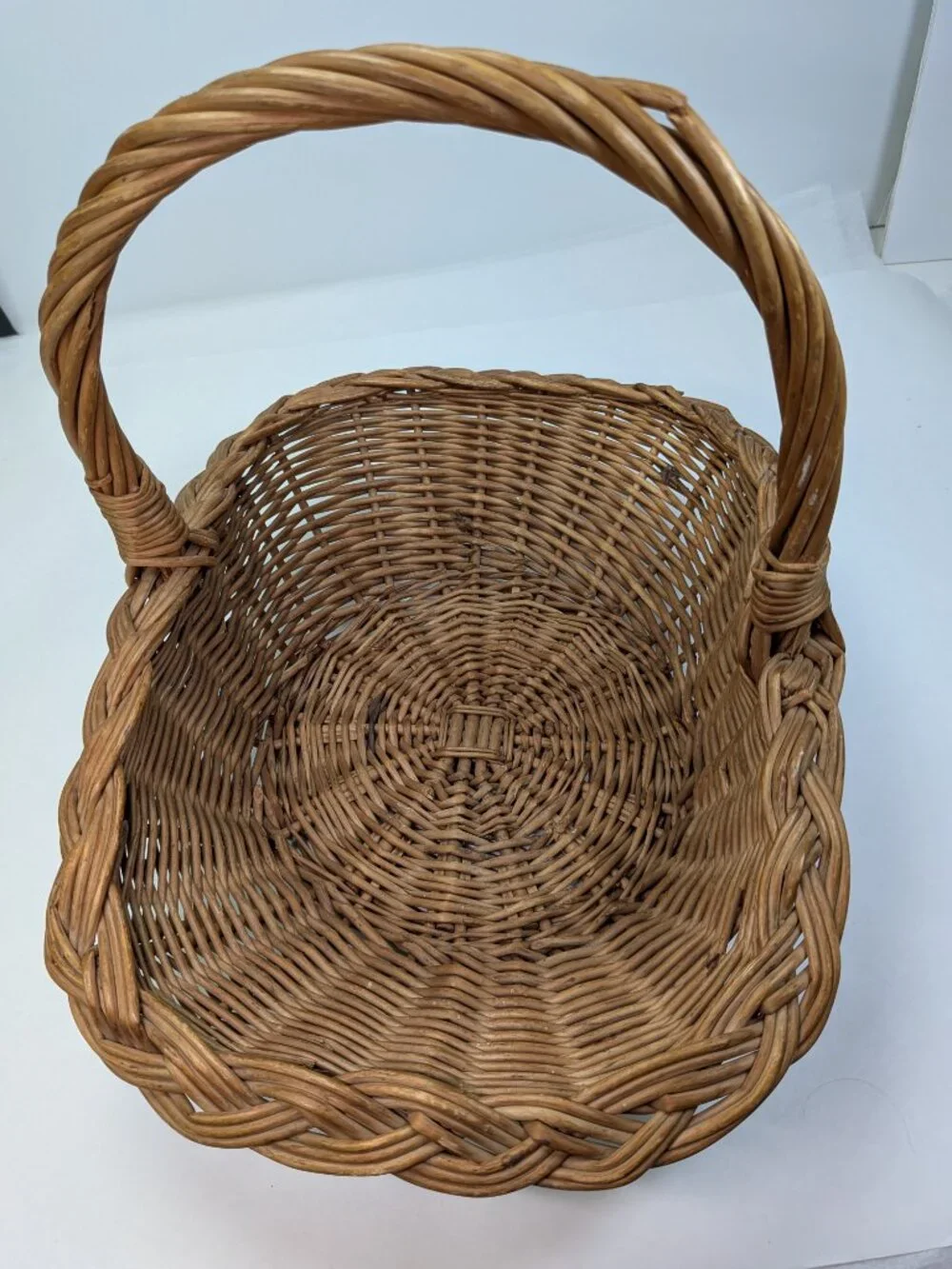 VTG Woven Wicker Basket Braided Rim Overhead Arch Handle Scoop Gathering Trug